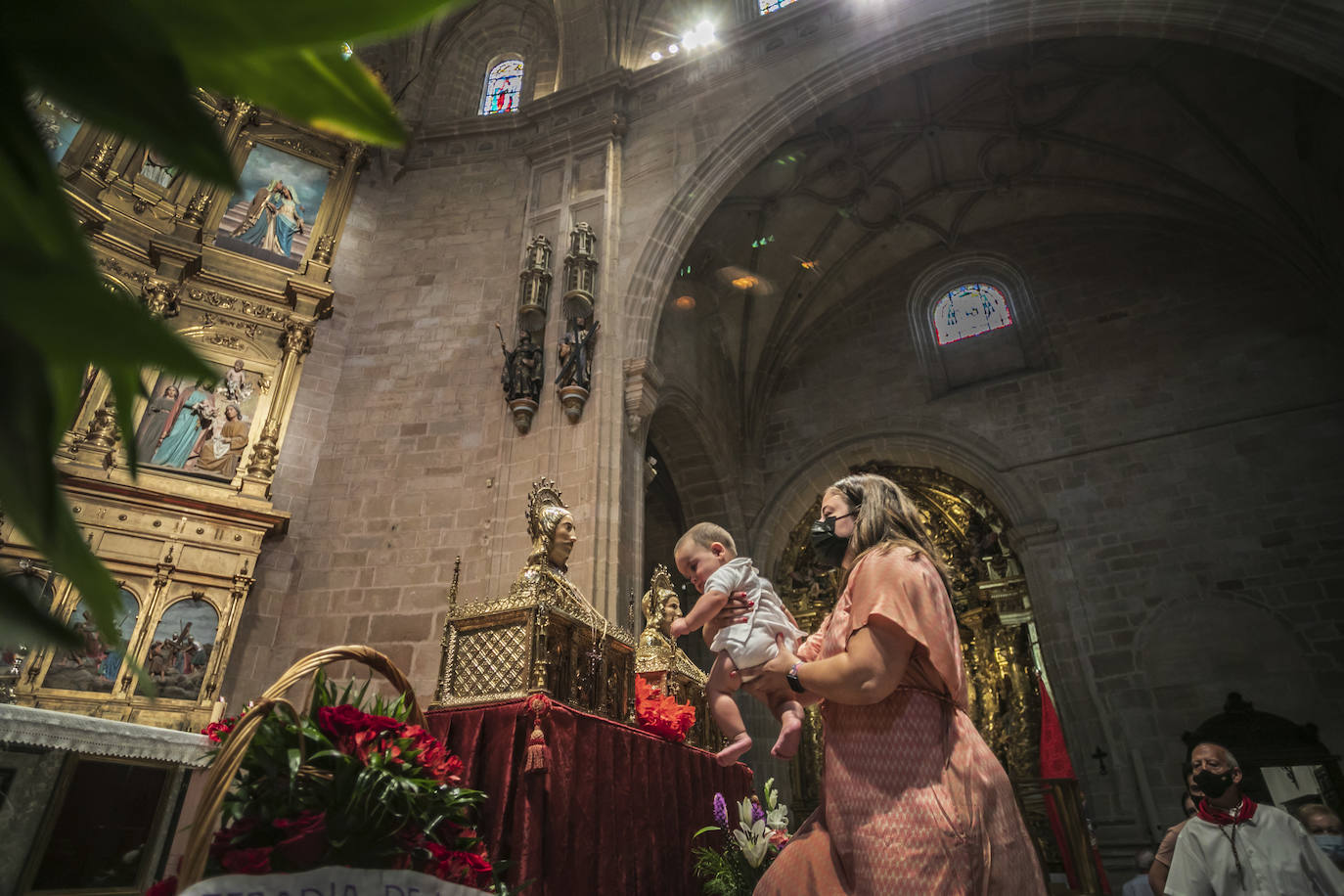 Fotos: Calahorra venera a sus patronos con emoción contenida