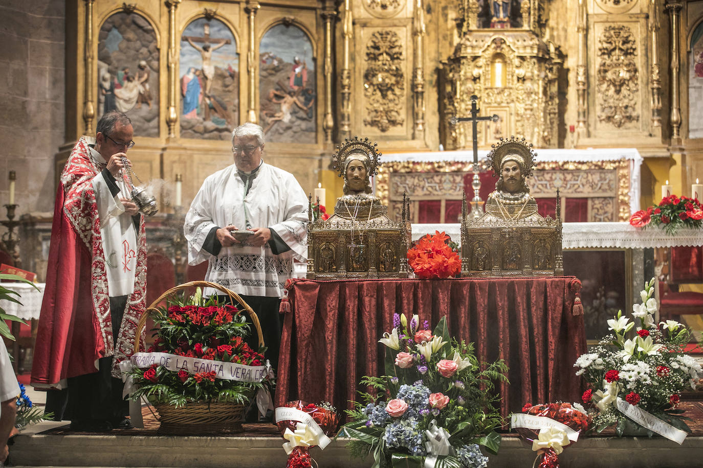 Fotos: Calahorra venera a sus patronos con emoción contenida