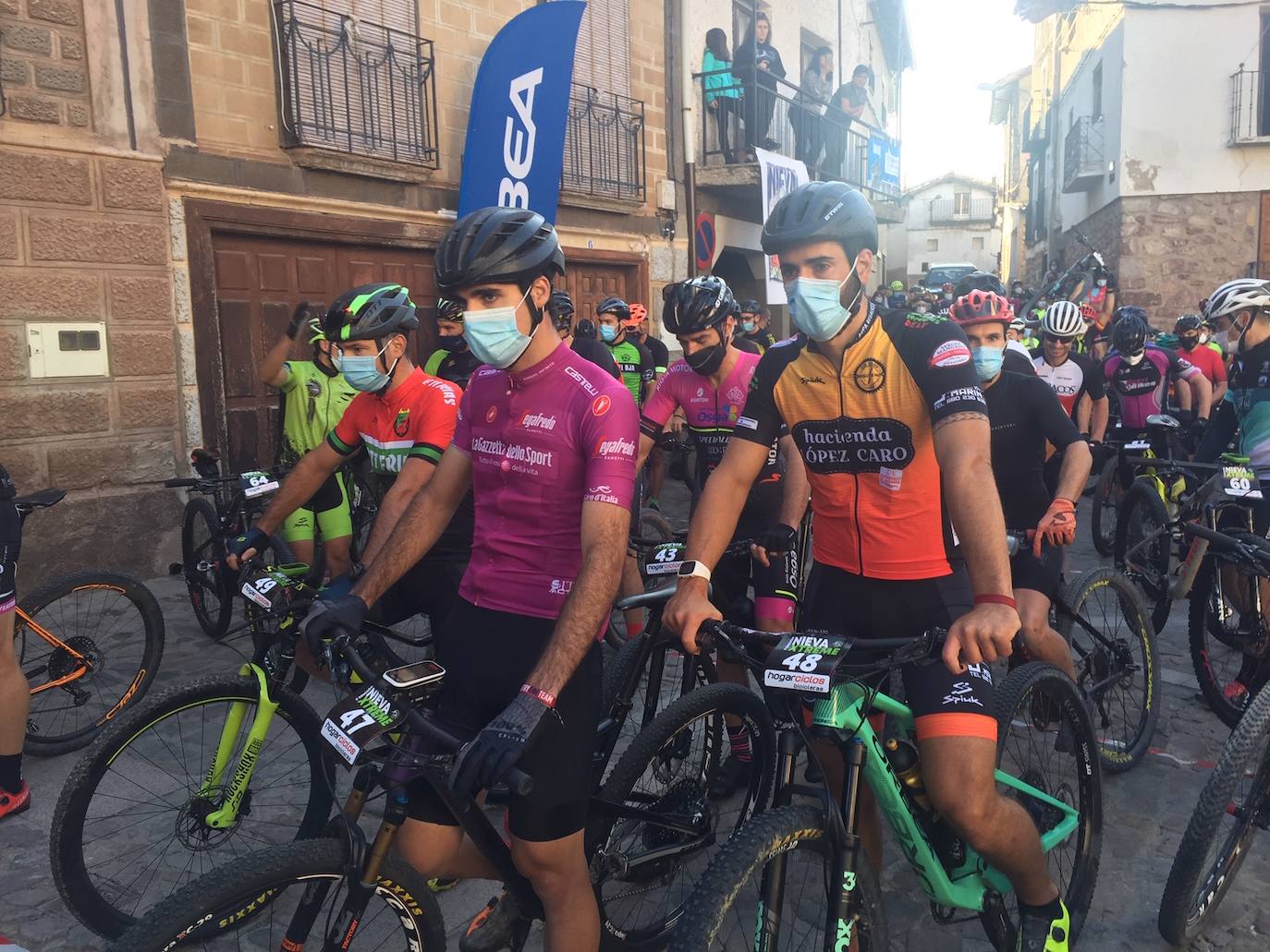 265 ciclistas en una marcha inédita que recorrió 75 kilómetros por los bellos parajes boscosos del Alto Iregua. 