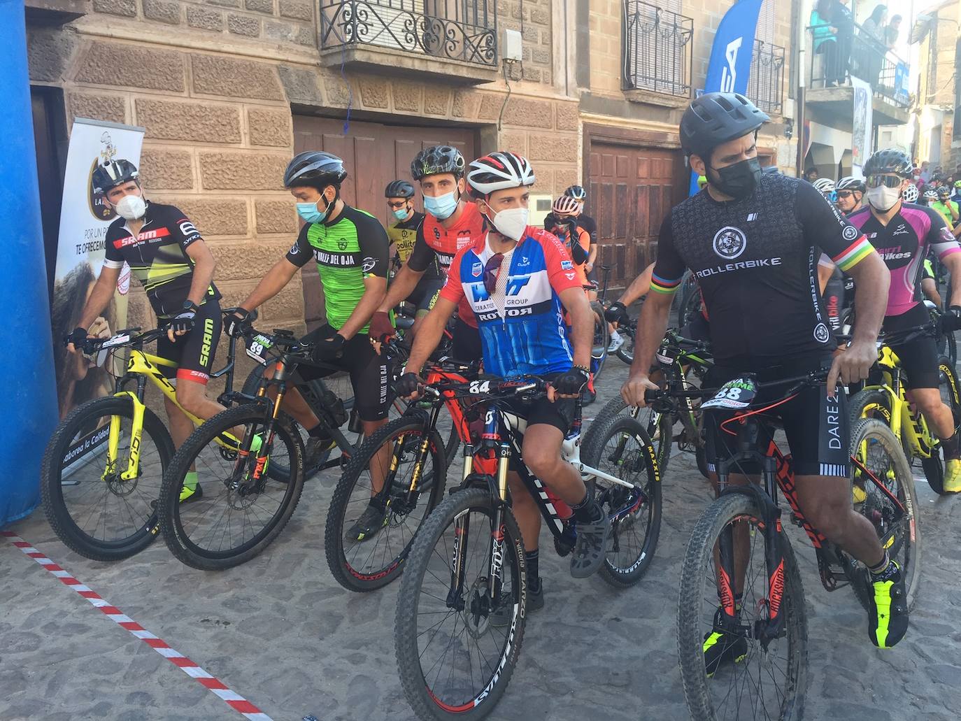 265 ciclistas en una marcha inédita que recorrió 75 kilómetros por los bellos parajes boscosos del Alto Iregua. 