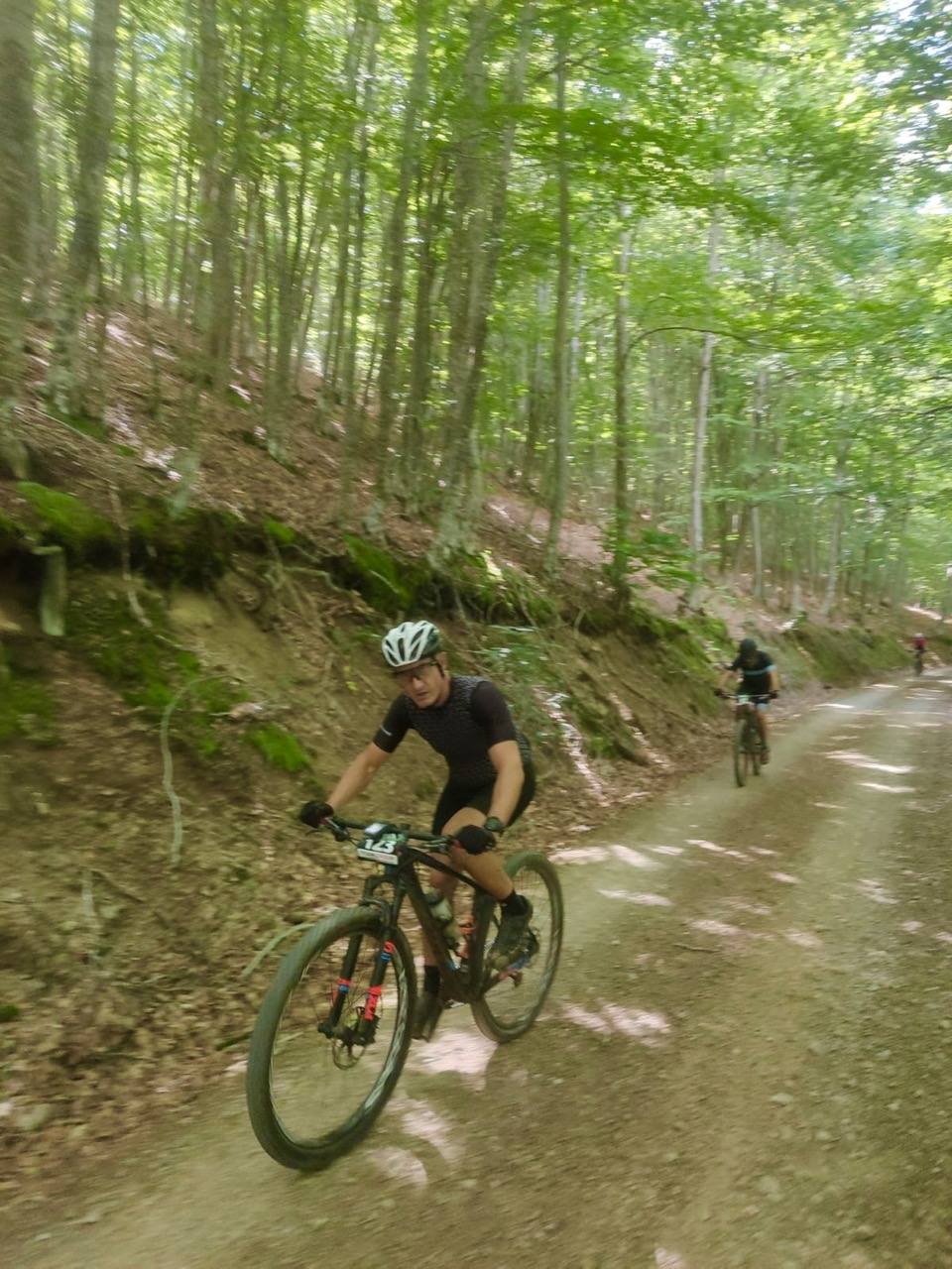 265 ciclistas en una marcha inédita que recorrió 75 kilómetros por los bellos parajes boscosos del Alto Iregua. 