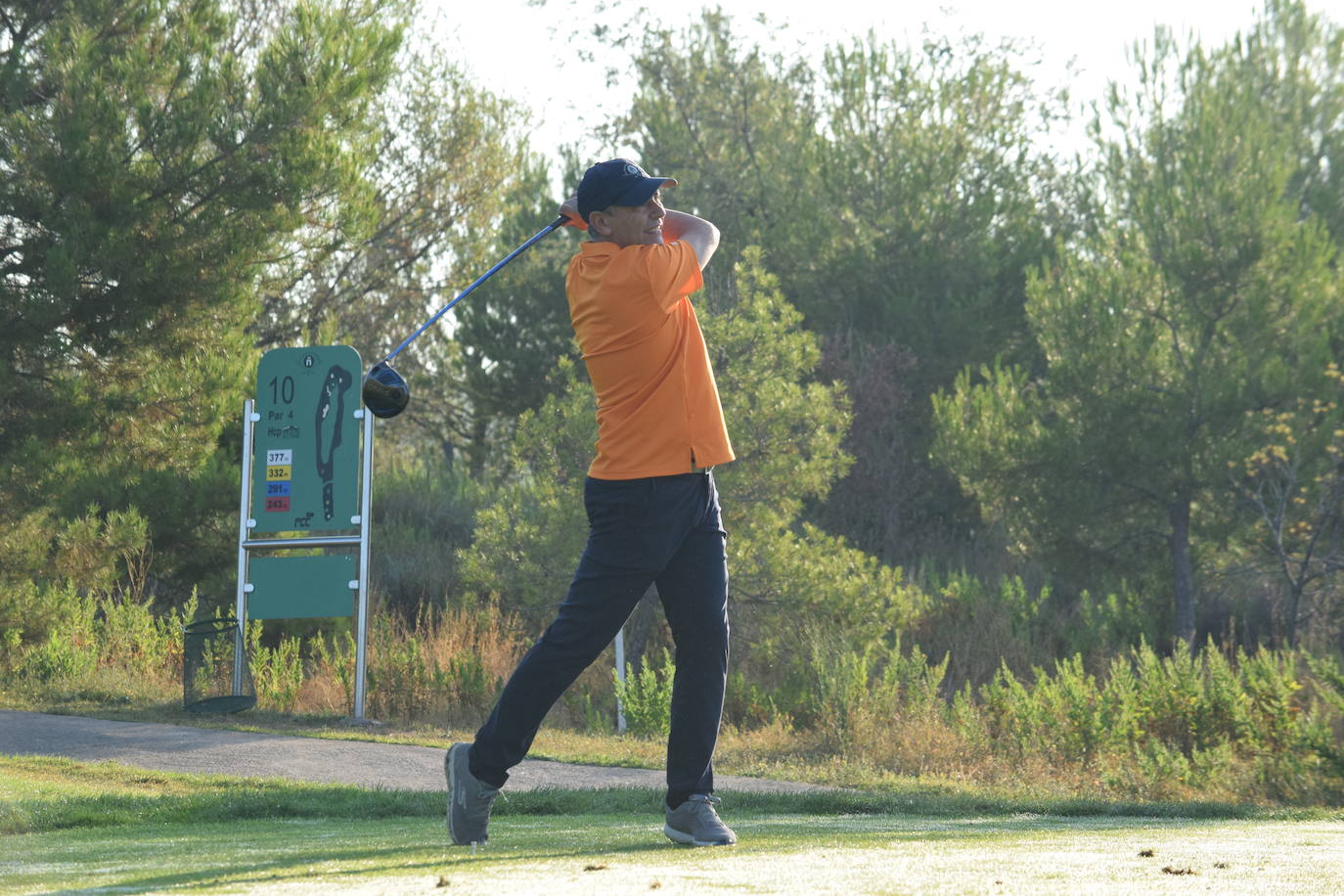 Los participantes en el torneo de patrocinadores de la Liga de Golf y Vino disfrutaron de un gran día de golf en El Campo de Logroño. 