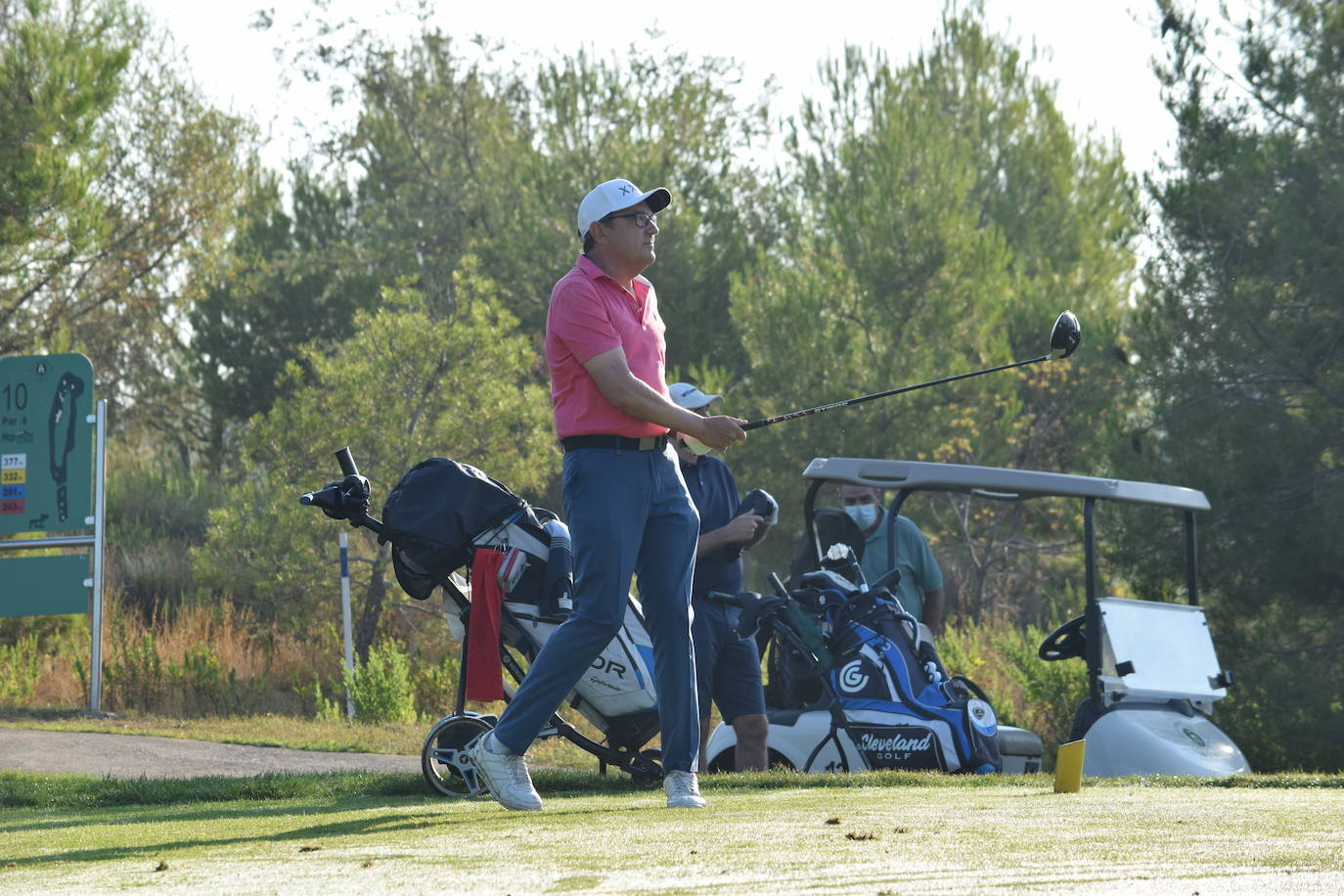 Los participantes en el torneo de patrocinadores de la Liga de Golf y Vino disfrutaron de un gran día de golf en El Campo de Logroño. 