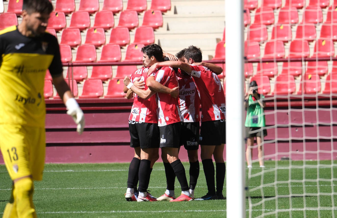 Fotos: El partido SD Logroñés-Tudelano, en imágenes