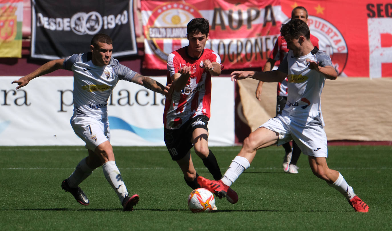 Fotos: El partido SD Logroñés-Tudelano, en imágenes