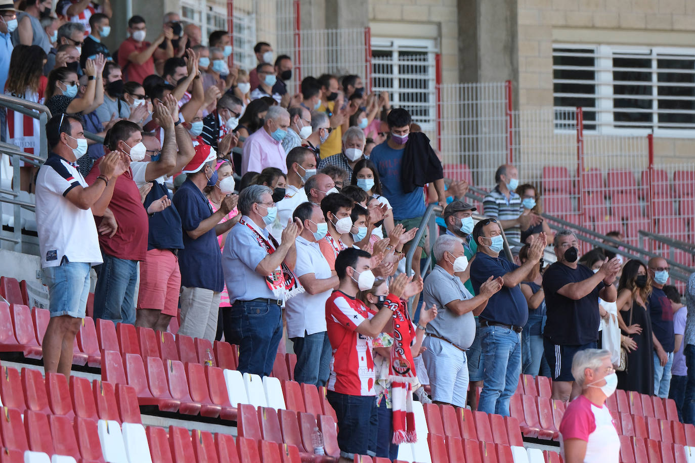 Fotos: El partido SD Logroñés-Tudelano, en imágenes