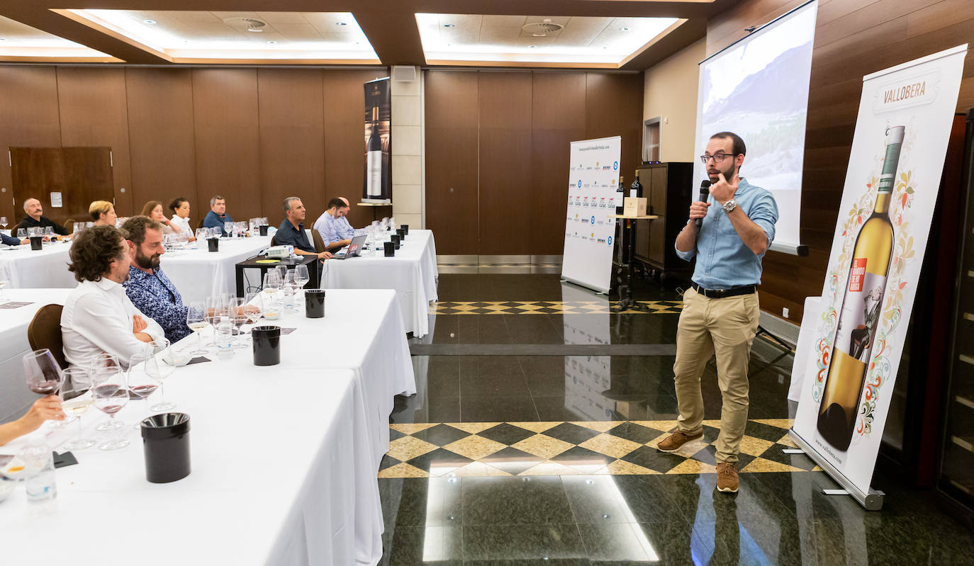 El club de catas de lomejordelvinoderioja.com regresó tras el paréntesis veraniego con Bodegas Vallobera (Laguardia).