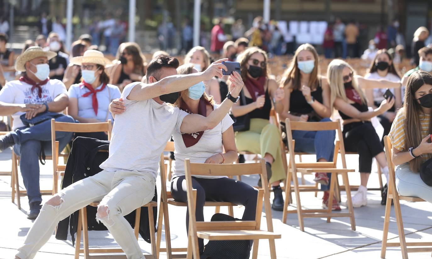 El DJ Alexander Som ha abierto el programa de actuaciones musicales en la plaza del Ayuntamiento