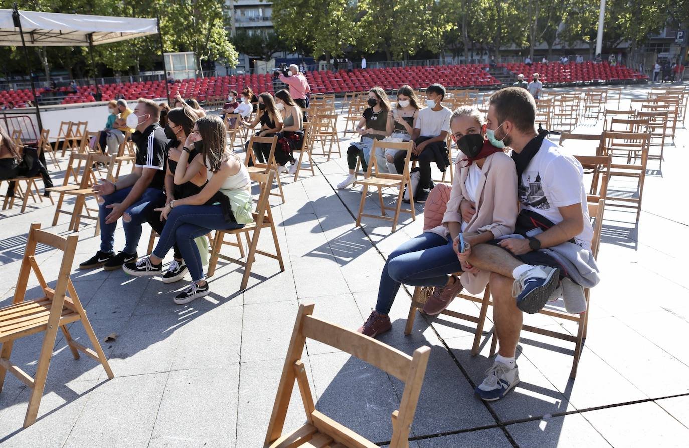 El DJ Alexander Som ha abierto el programa de actuaciones musicales en la plaza del Ayuntamiento