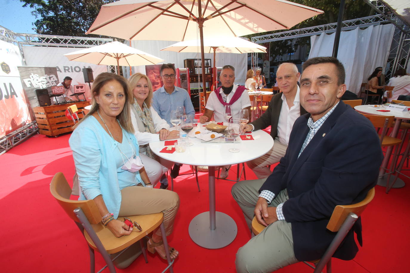 La gastronomía de Croqueta y Presumida y los vinos de Marqués de Cáceres se dan la mano en una primera jornada marcada por el excelente ambiente. 