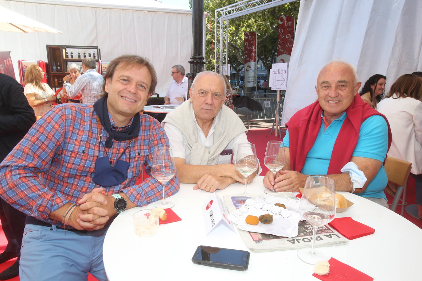 La gastronomía de Croqueta y Presumida y los vinos de Marqués de Cáceres se dan la mano en una primera jornada marcada por el excelente ambiente. 