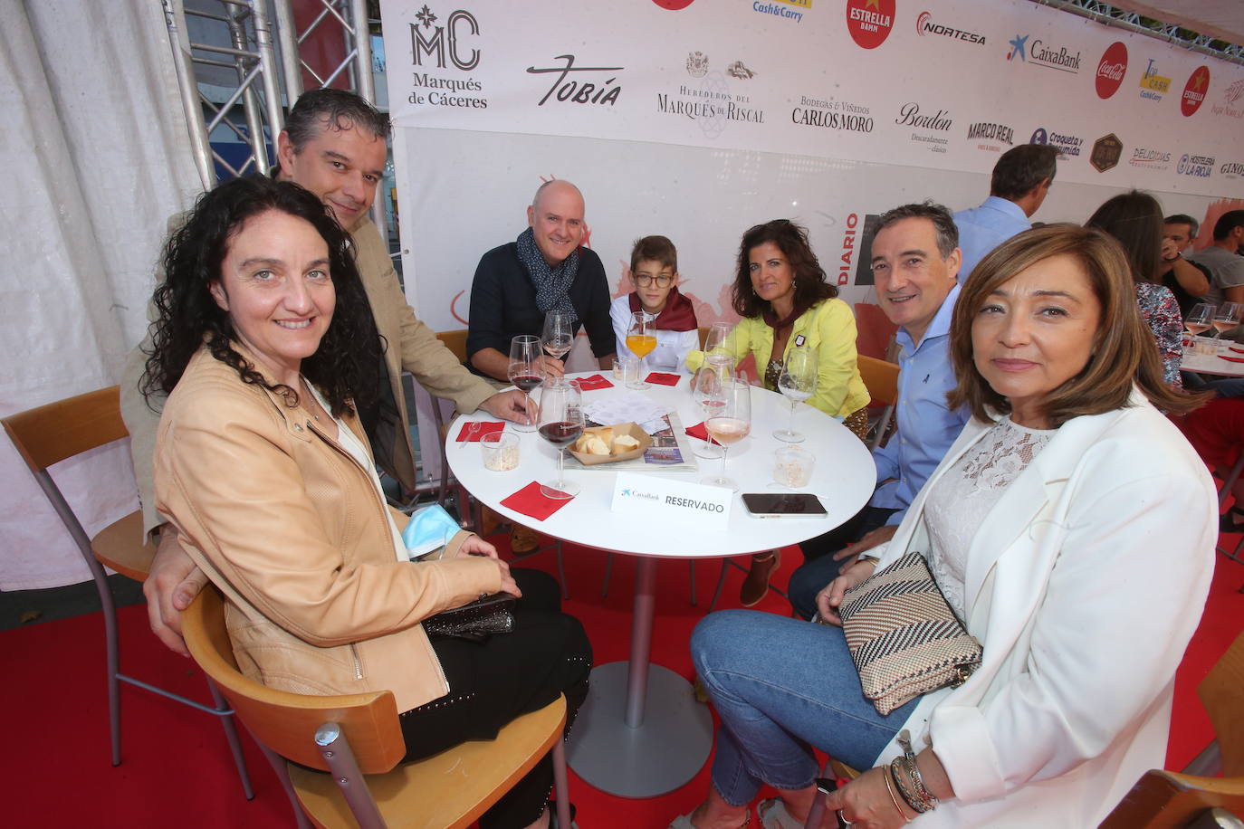 La gastronomía de Croqueta y Presumida y los vinos de Marqués de Cáceres se dan la mano en una primera jornada marcada por el excelente ambiente. 