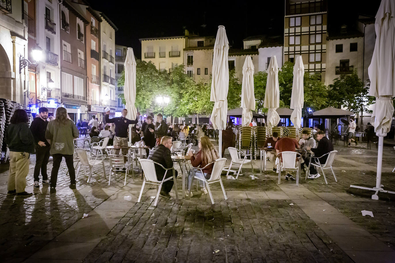 Fotos: La fiesta sigue en el parque del Ebro