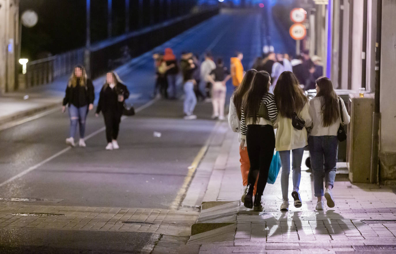 Fotos: La fiesta sigue en el parque del Ebro