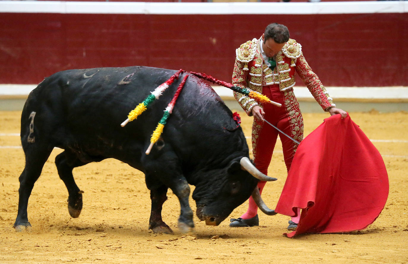 Antonio Ferrera ha cortado una oreja en el mano a mano con un Diego Urdiales que no ha tenido suerte con su lote