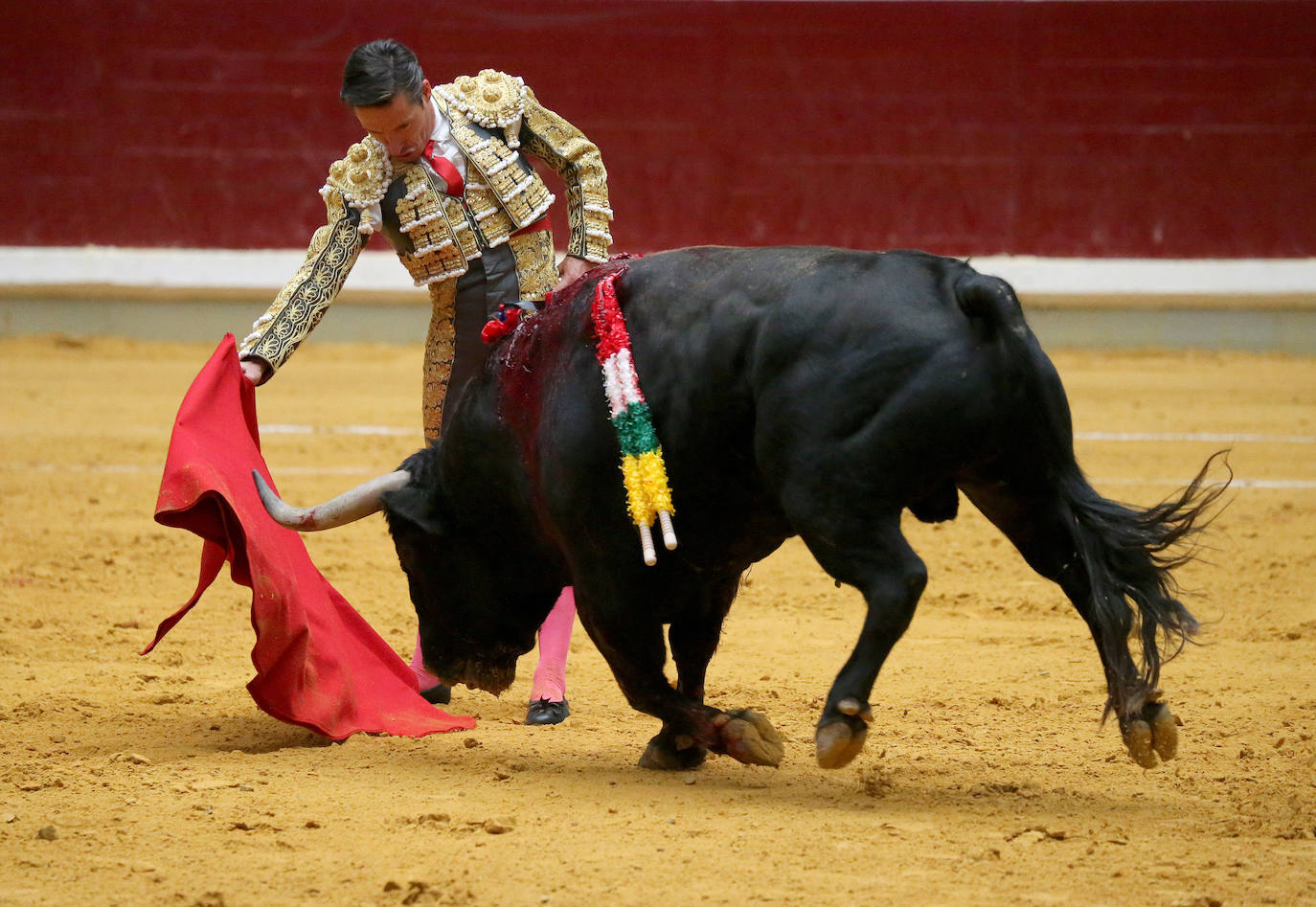 Antonio Ferrera ha cortado una oreja en el mano a mano con un Diego Urdiales que no ha tenido suerte con su lote