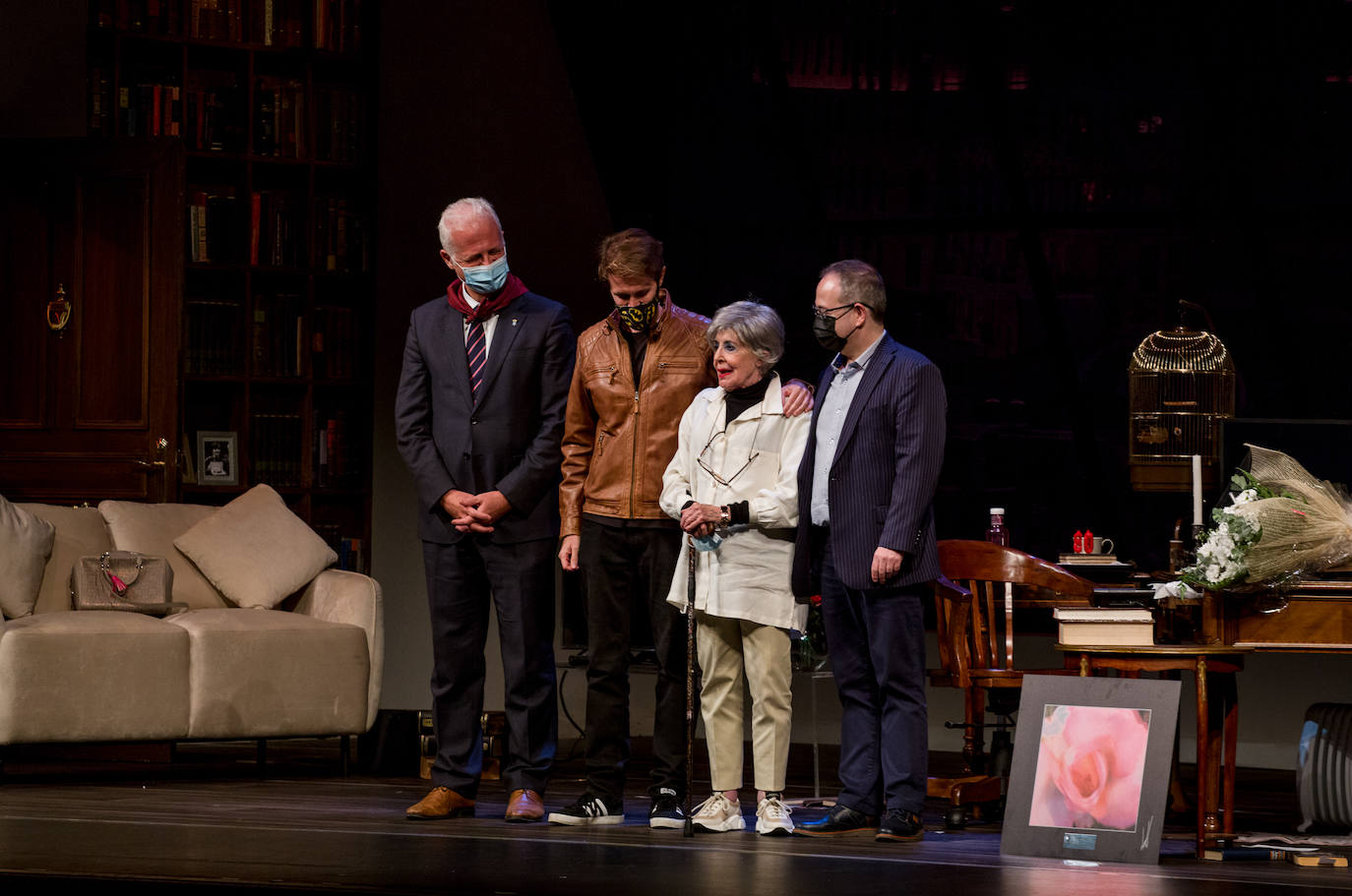 La actriz se ha despedido de las tablas con una representación en el Teatro Bretón de Logroño