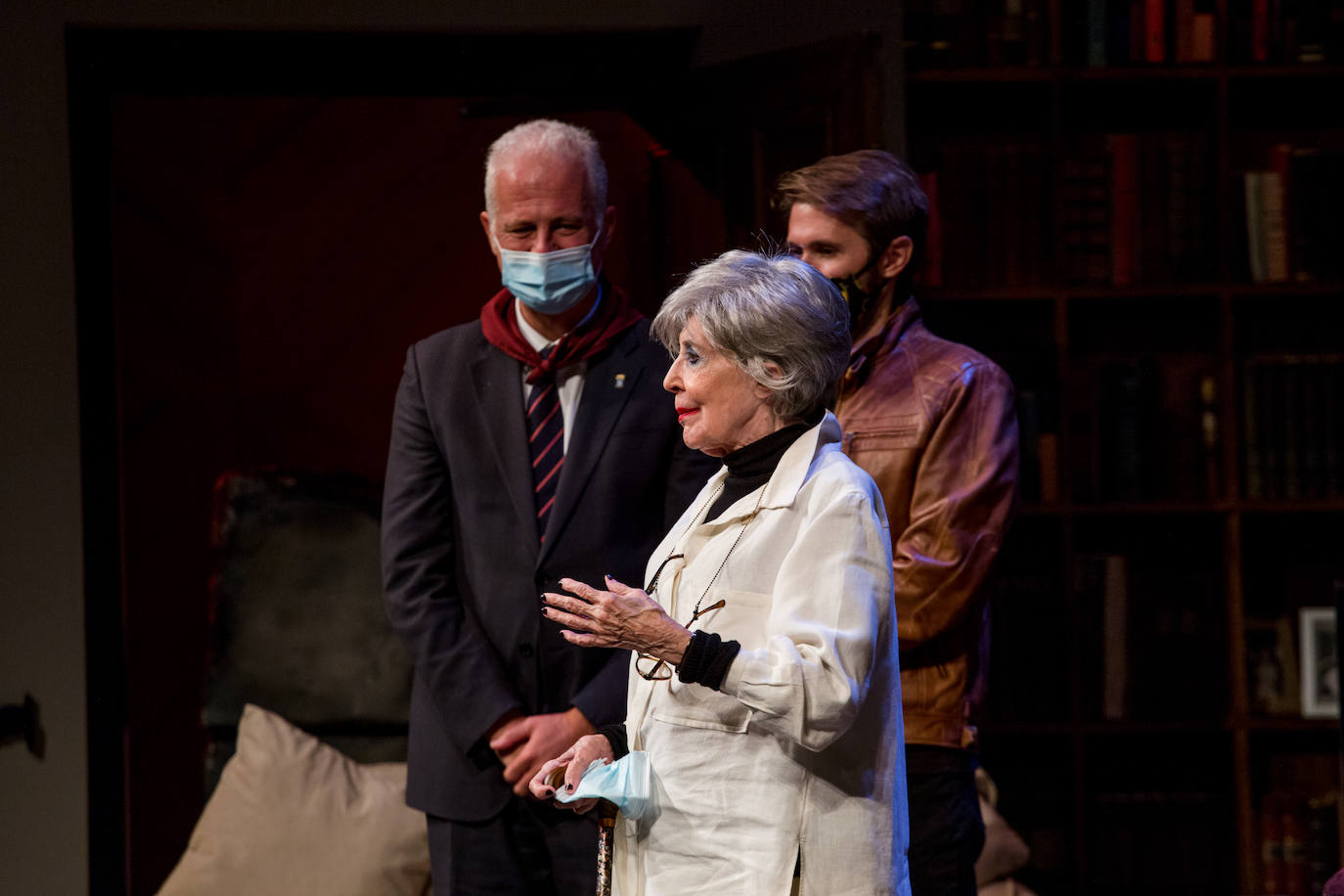 La actriz se ha despedido de las tablas con una representación en el Teatro Bretón de Logroño