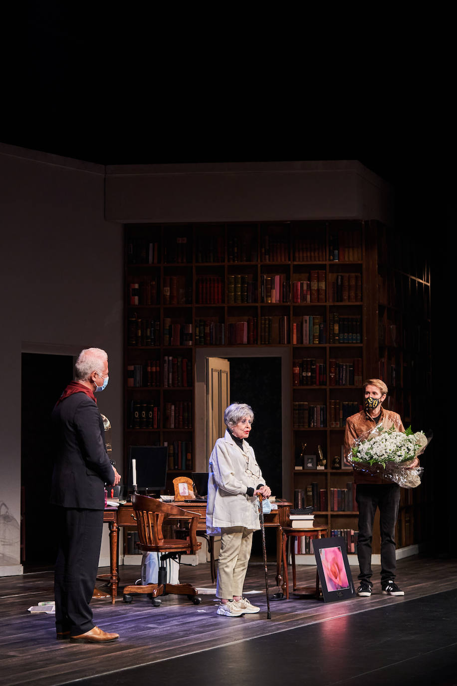 La actriz se ha despedido de las tablas con una representación en el Teatro Bretón de Logroño