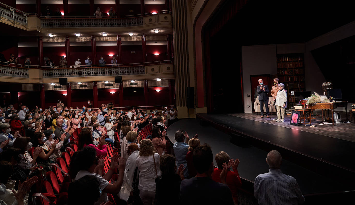 La actriz se ha despedido de las tablas con una representación en el Teatro Bretón de Logroño