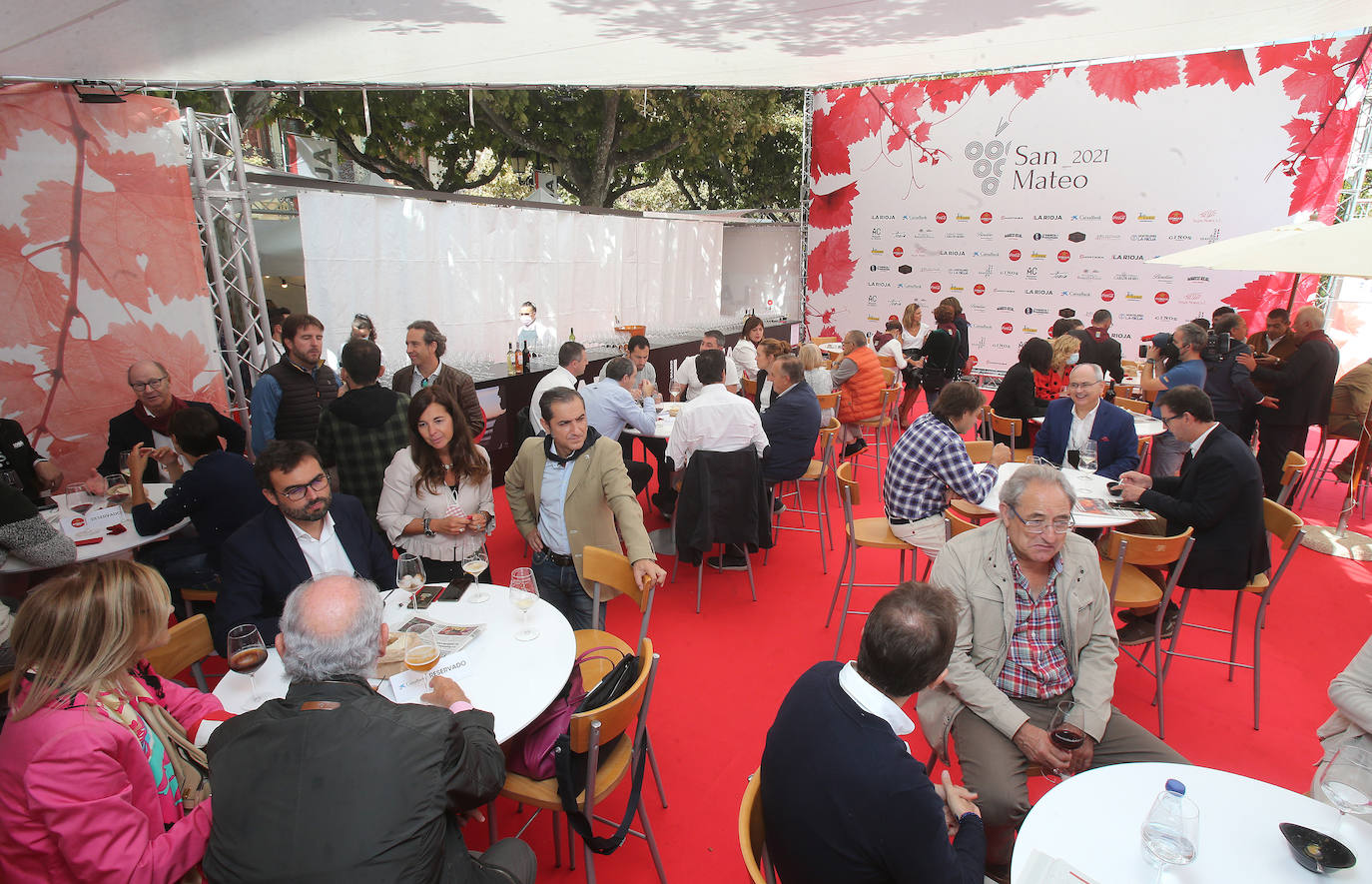 Buen ambiente de nuevo en el enclave de El Espolón en una jornada protagonizada por Delicious Gastronomía y los vinos de Marqués de Riscal