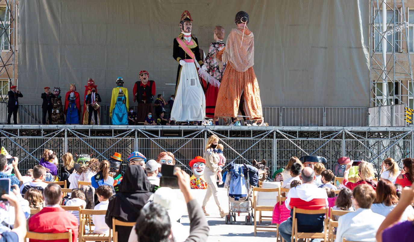 Fotos: Los Gigantes y cabezudos reaparecen en Logroño