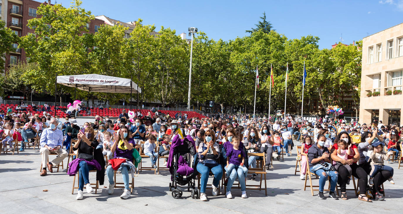 Fotos: Los Gigantes y cabezudos reaparecen en Logroño