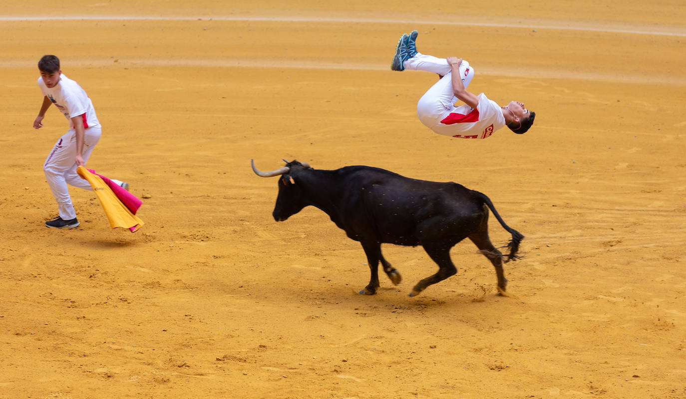 Fotos: Promesas de las acrobacias en La Ribera