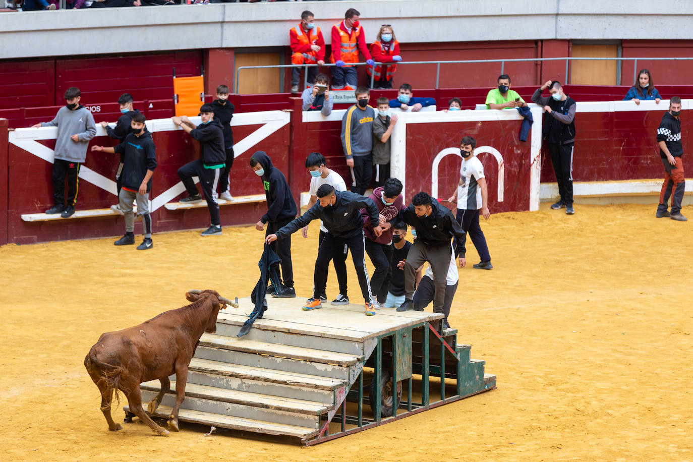 Fotos: Promesas de las acrobacias en La Ribera