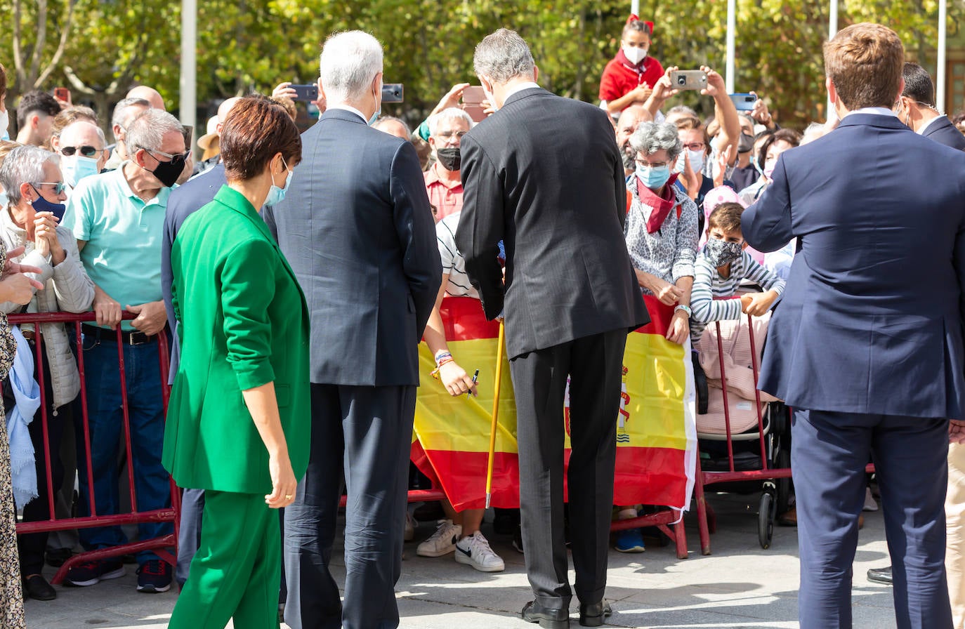 Fotos: Un caluroso recibimiento al rey Felipe VI en Logroño