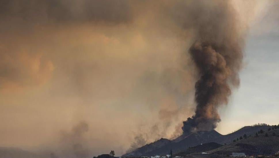 La erupción del volcán Cumbre Vieja, en imágenes