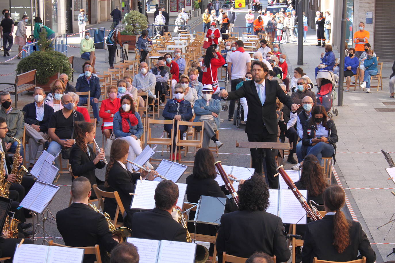 Fotos: Arnedo disfruta de la música y las degustaciones en la mañana de la cuarta jornada de sus fechas festivas