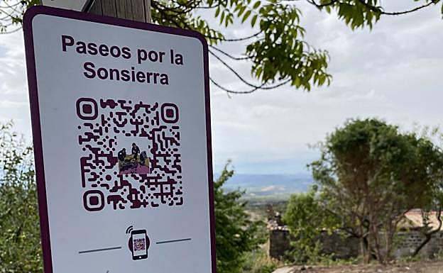 Hito que señala el camino viejo desde Peciña hasta la ermita. 