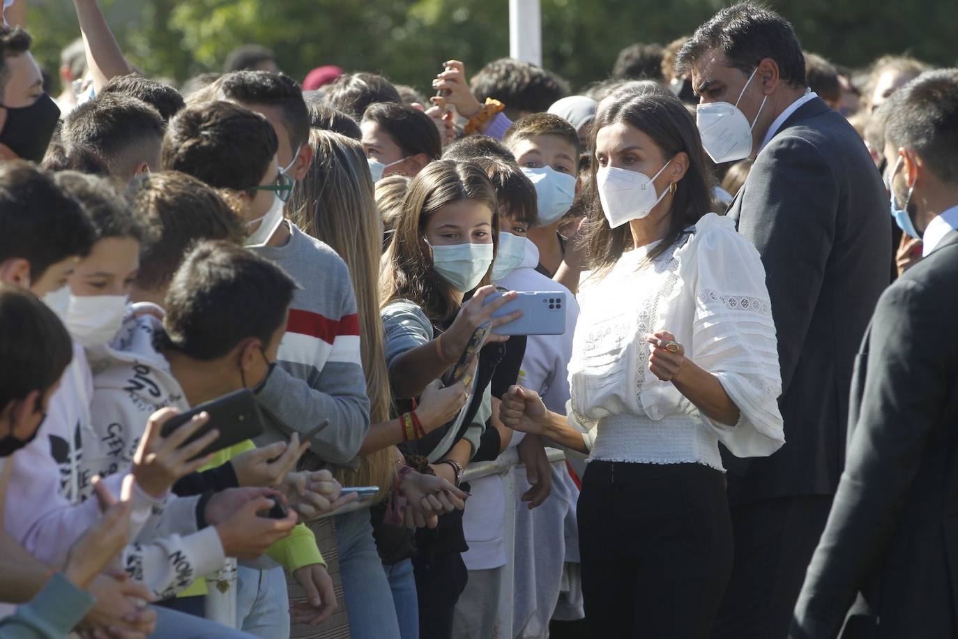 La reina Letizia ha visitado Haro para inaugurar el curso académico 2021/22 de Formación Profesional en el IES Ciudad de Haro. 