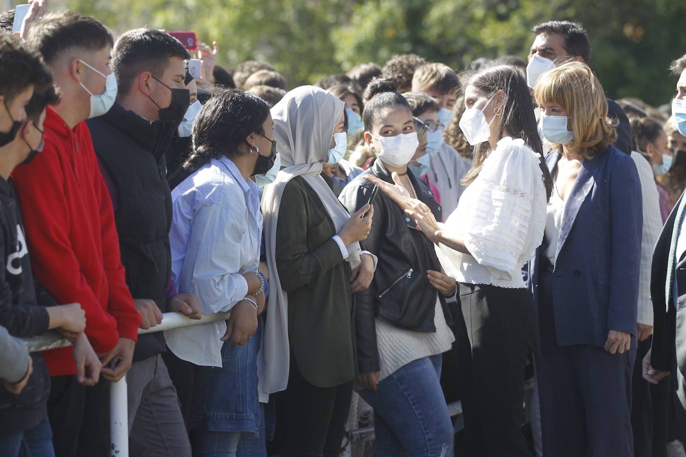 La reina Letizia ha visitado Haro para inaugurar el curso académico 2021/22 de Formación Profesional en el IES Ciudad de Haro. 