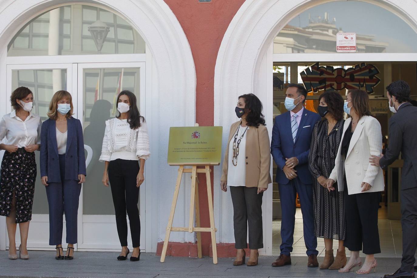 La reina Letizia ha visitado Haro para inaugurar el curso académico 2021/22 de Formación Profesional en el IES Ciudad de Haro. 