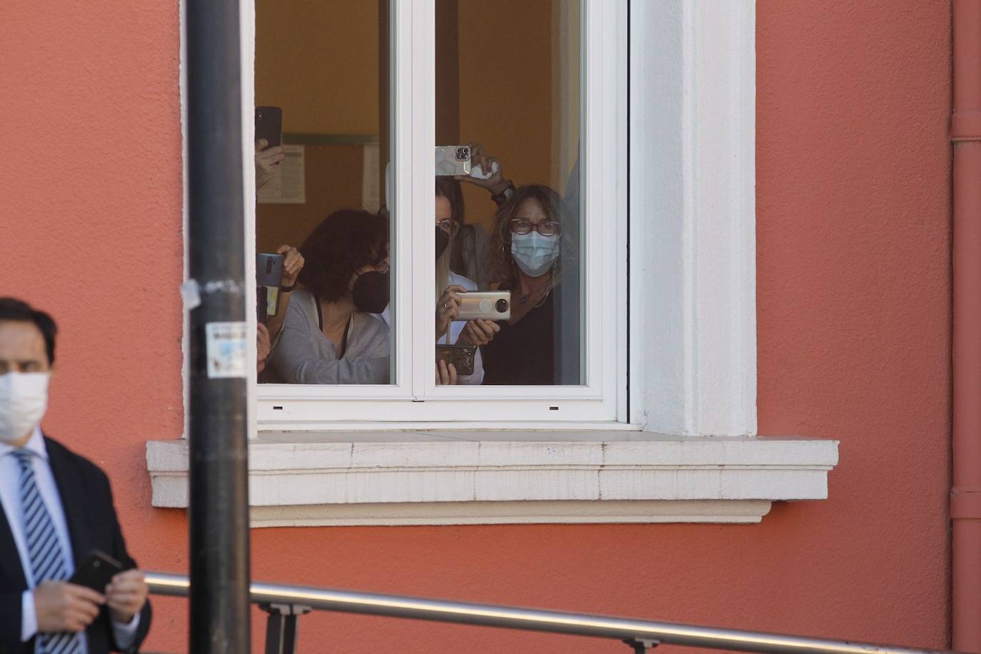 La reina Letizia ha visitado Haro para inaugurar el curso académico 2021/22 de Formación Profesional en el IES Ciudad de Haro. 