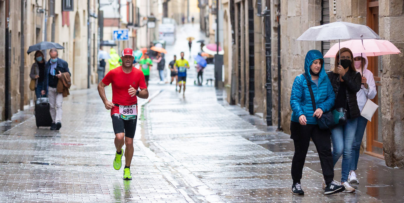 La lluvia no ha frenado la ilusión de los participantes en la prueba