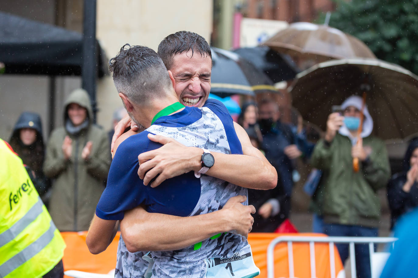 La lluvia no ha frenado la ilusión de los participantes en la prueba