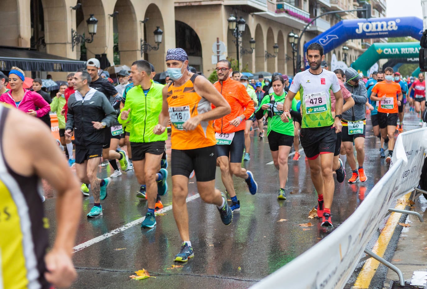 La lluvia no ha frenado la ilusión de los participantes en la prueba