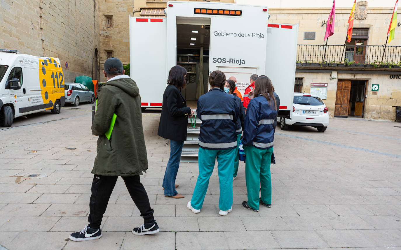 Fotos: La Rioja busca la vacunación de 8.000 riojanos en 20 municipios en el punto itinerante