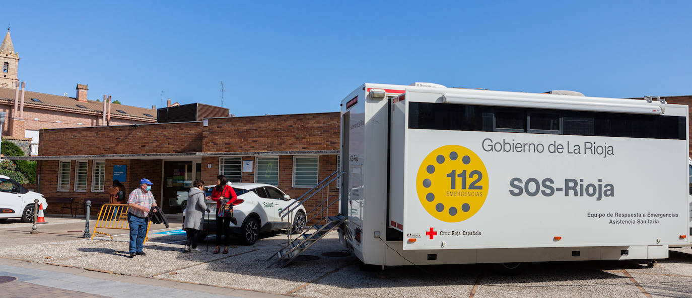 Fotos: La Rioja busca la vacunación de 8.000 riojanos en 20 municipios en el punto itinerante