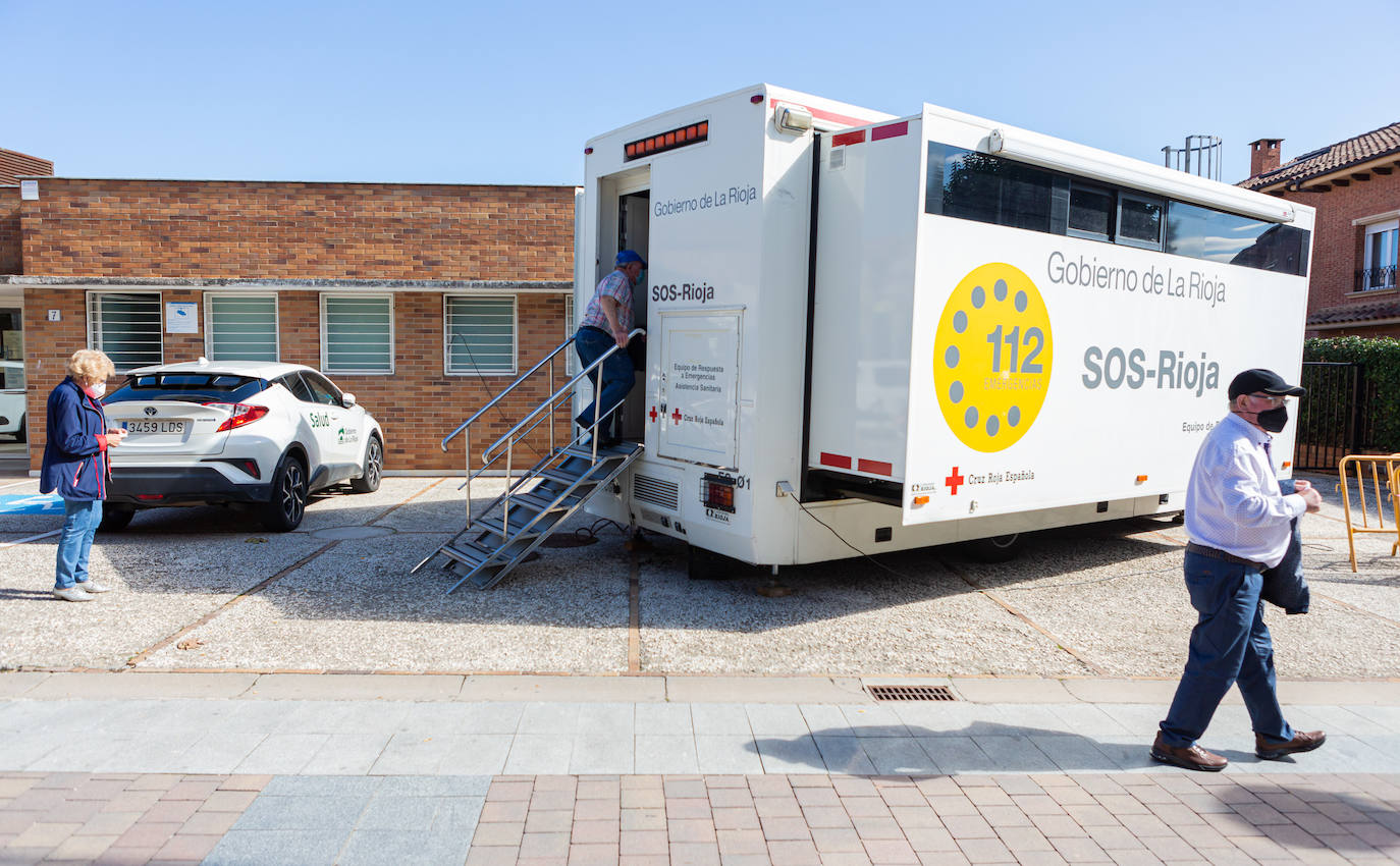 Fotos: La Rioja busca la vacunación de 8.000 riojanos en 20 municipios en el punto itinerante