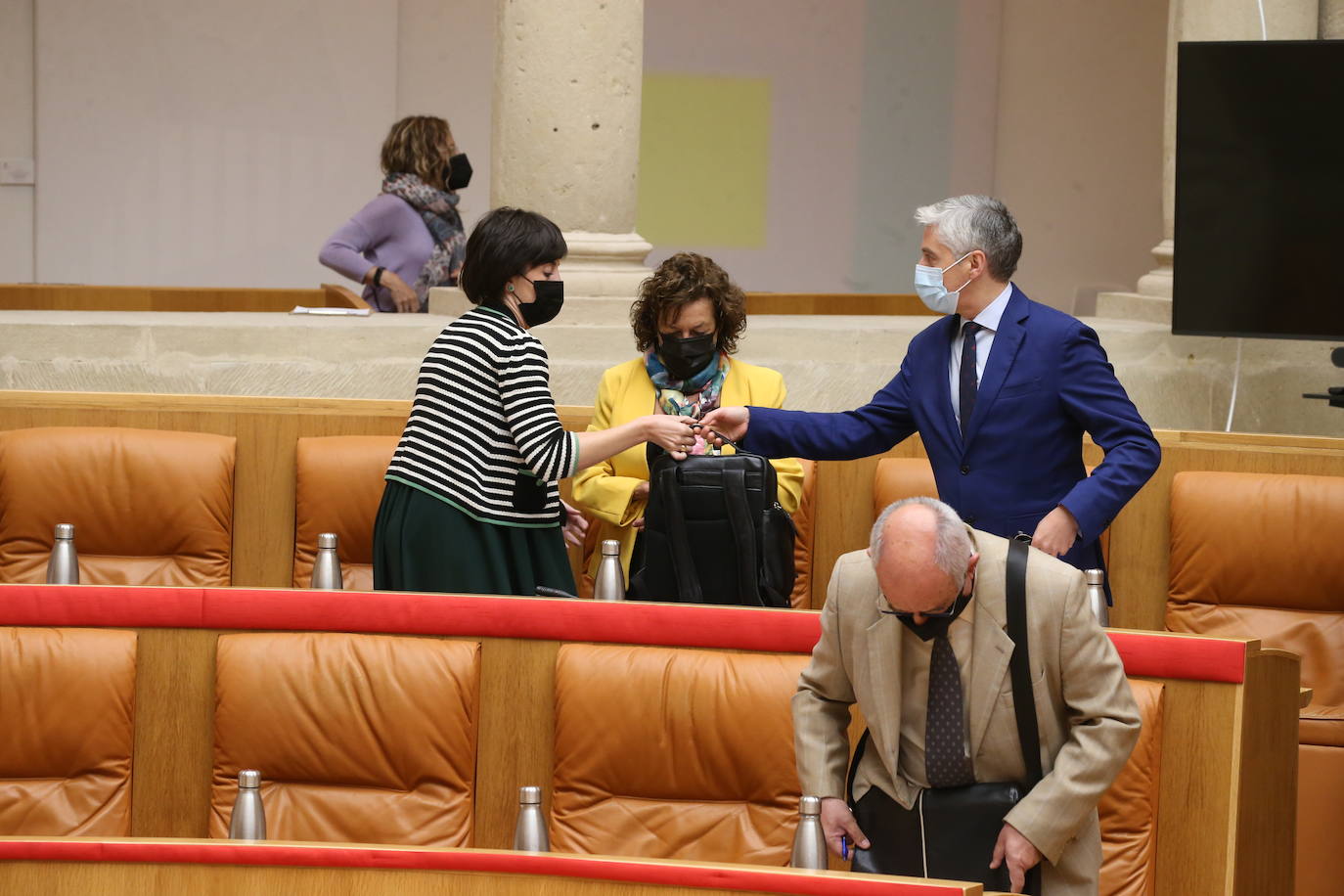 La cámara riojana celebró su sesión plenaria del mes de octubre.