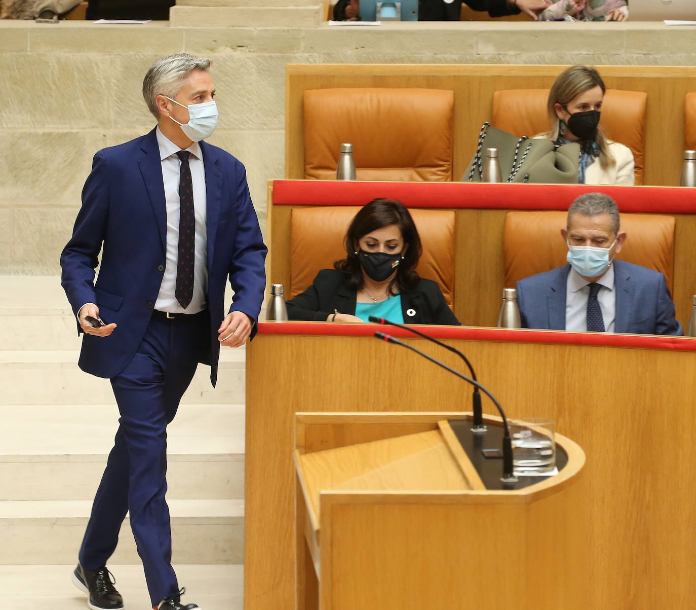 La cámara riojana celebró su sesión plenaria del mes de octubre.