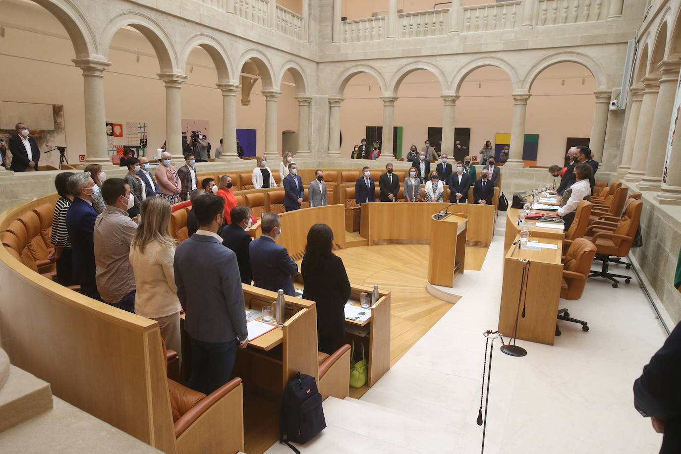 La cámara riojana celebró su sesión plenaria del mes de octubre.