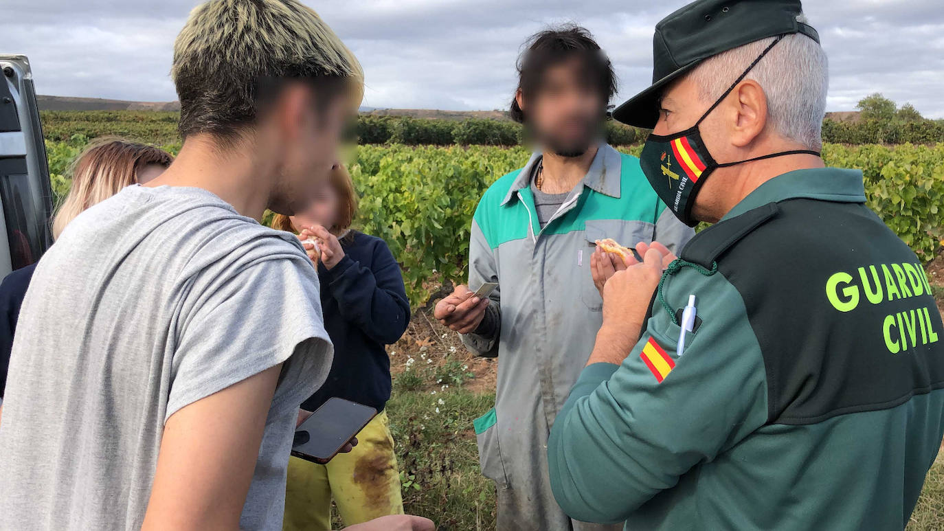 La Guardia Civil en La Rioja intensifica las actuaciones contra la explotación laboral y la trata de personas durante la vendimia.