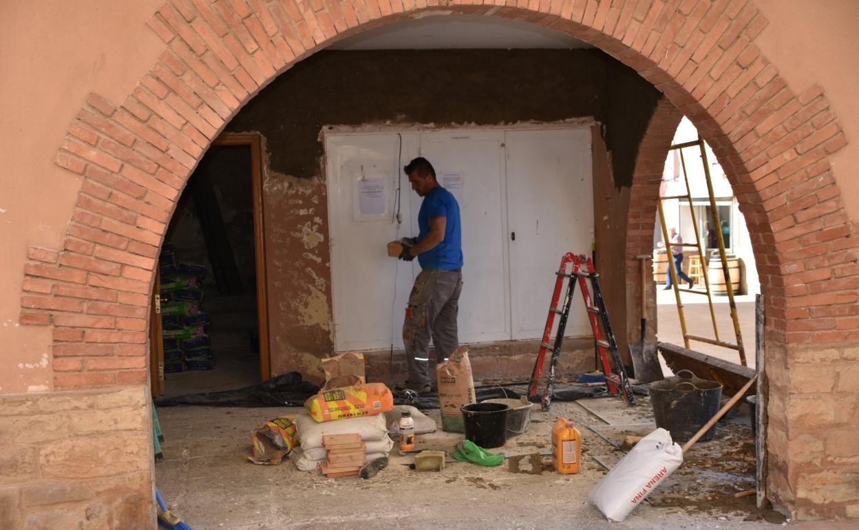 Mejora del acceso a la Casa Consistorial de Corera. 