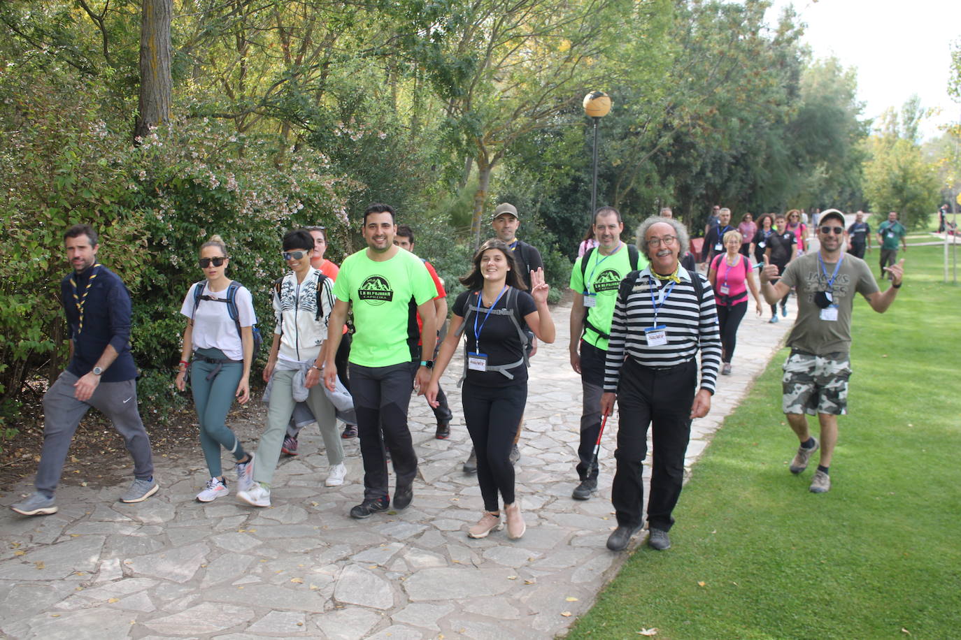 Ciento cuarenta caminantes participaron en la iniciativa. 