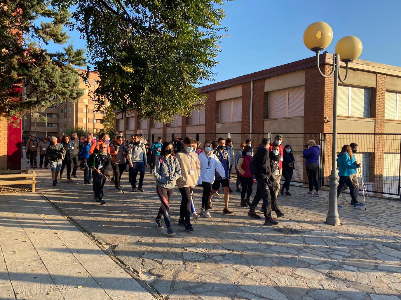 Ciento cuarenta caminantes participaron en la iniciativa. 